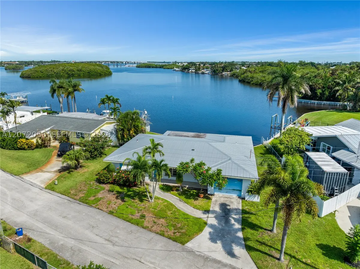 216 SW Cabana Point Cir, Stuart, FL 34994 - #1