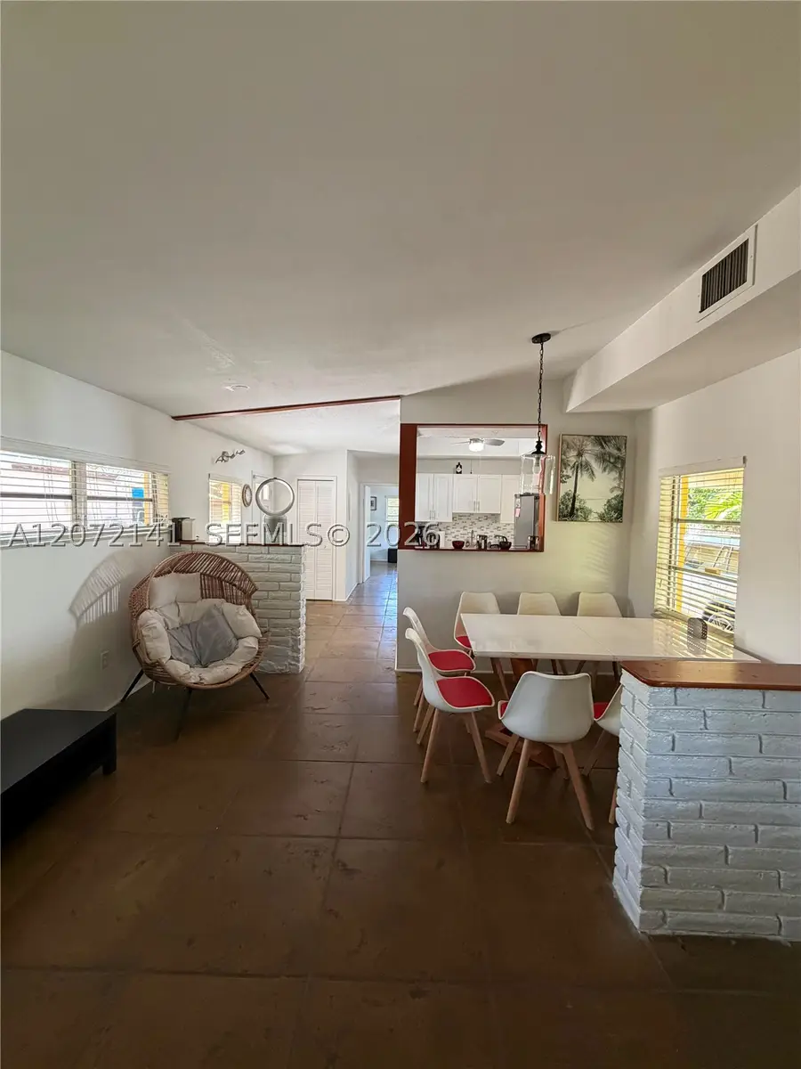 935 Polk St, Hollywood, FL 33019 - #2