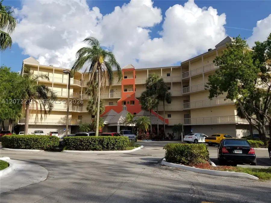 8290 Lake Dr #440, Doral, FL 33166 - #2