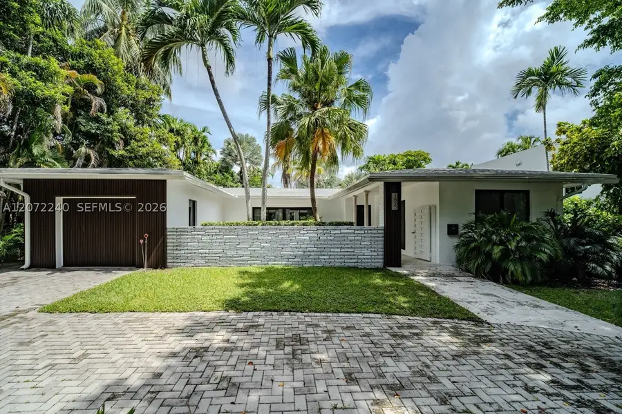 1825 Alamanda Dr, North Miami, FL 33181 - #3