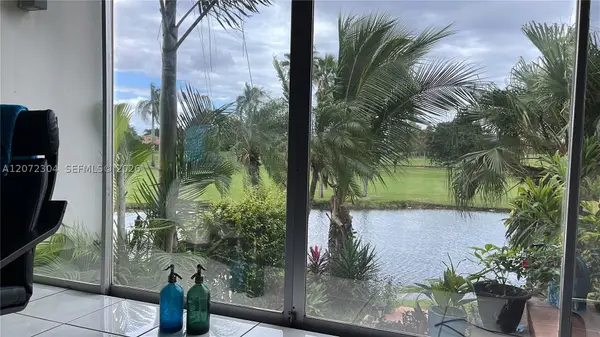 6821 Brookline Dr #6821, Hialeah, FL 33015