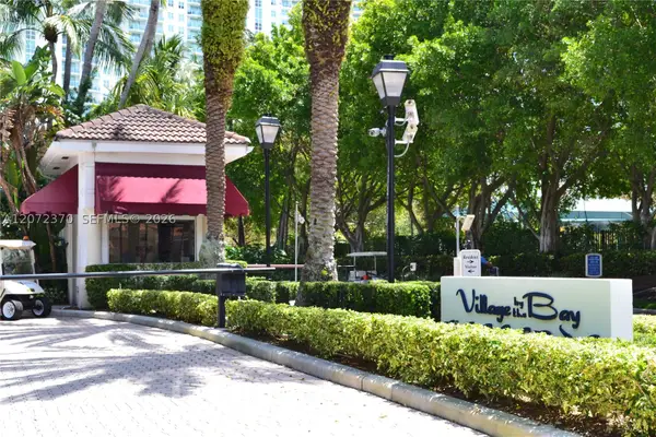 3225 NE 184th St #10103, Aventura, FL 33160