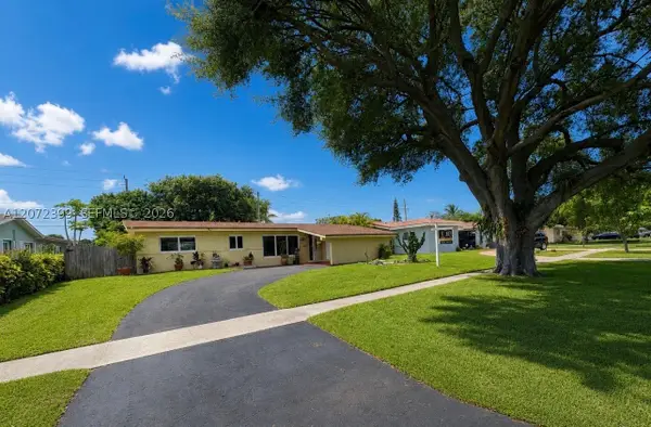 1812 N 45th Ave, Hollywood, FL 33021