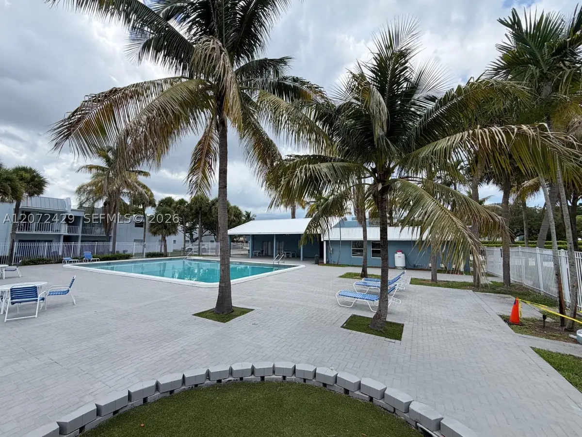 411 Executive Center Dr #109, West Palm Beach, FL 33401 - #1