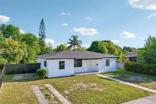 521 NW 189th Ter, Miami Gardens, FL 33169