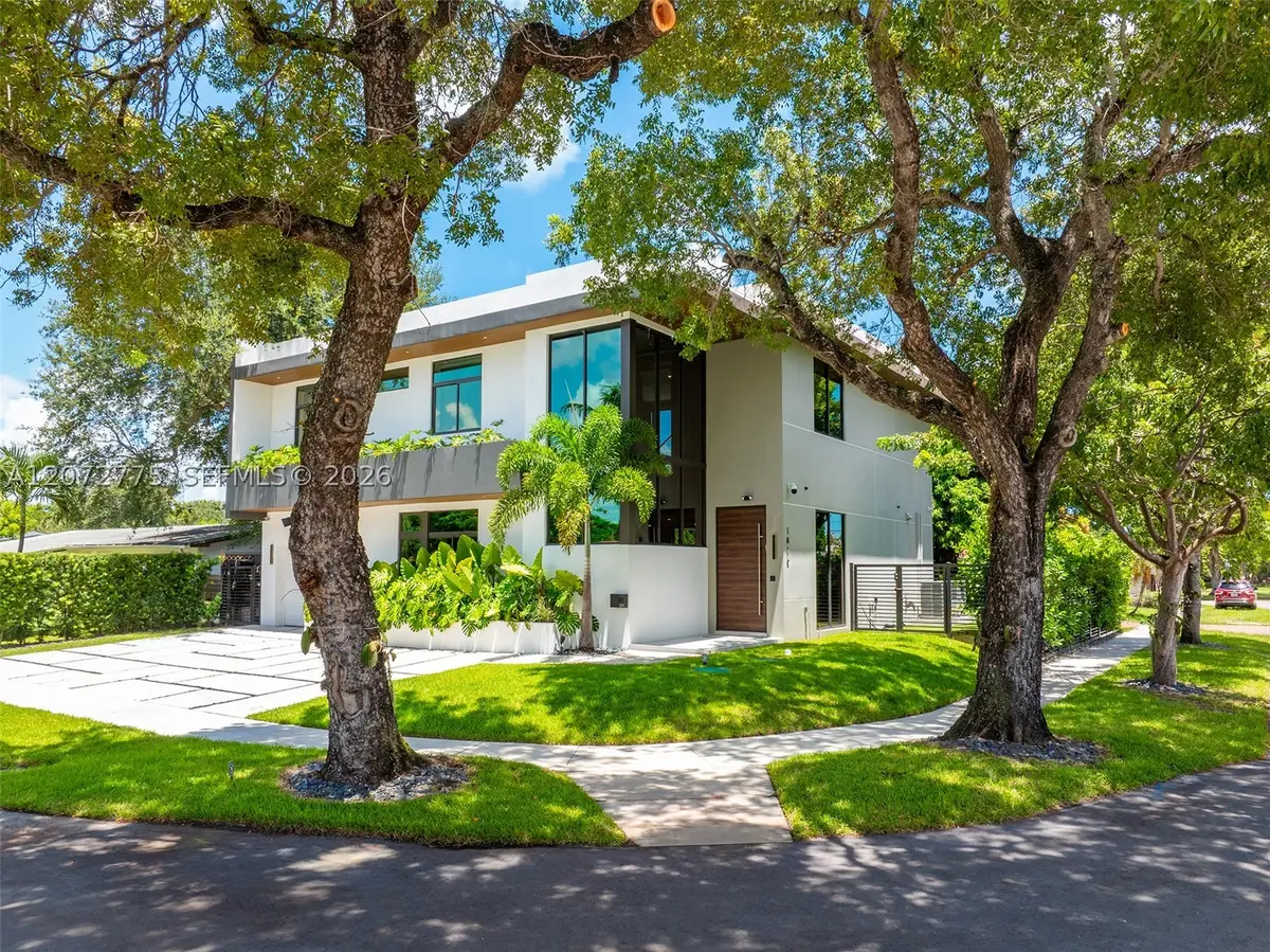 1875 NE 193rd St, Miami, FL 33179 - #1
