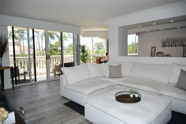 1000 E Island Blvd #303, Aventura, FL 33160