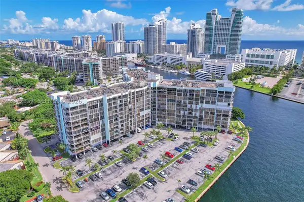 200 Leslie Dr #818, Hallandale Beach, FL 33009