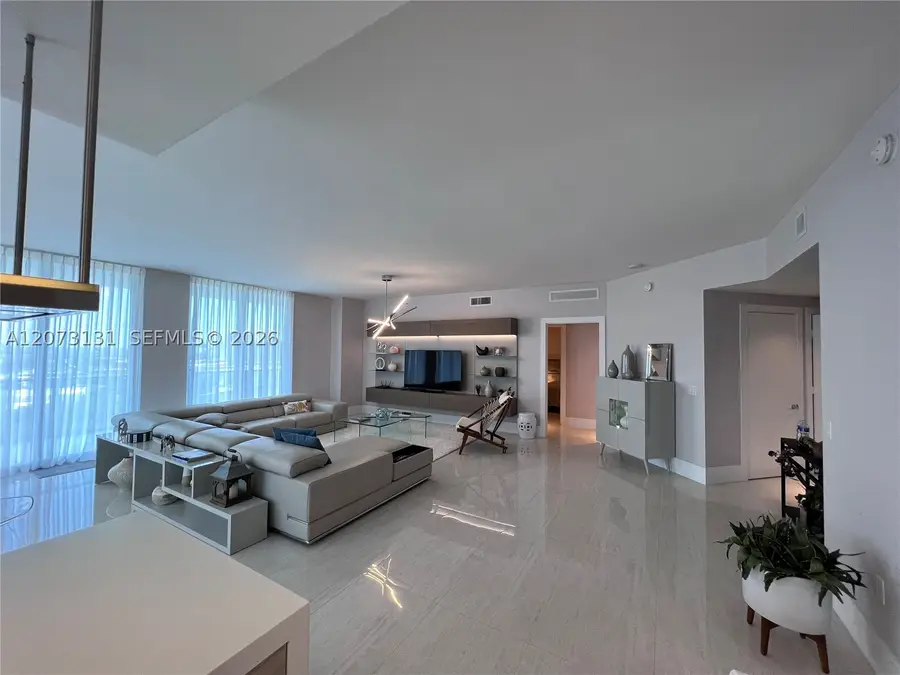 17301 Biscayne Blvd #1402, North Miami Beach, FL 33160 - #3