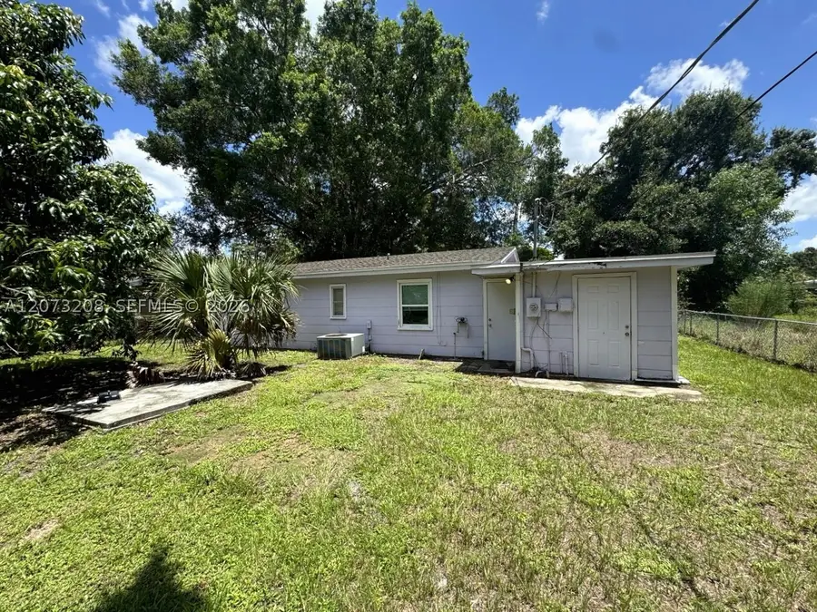 346 Muskegon Ave, Fort Myers, FL 33905 - #2