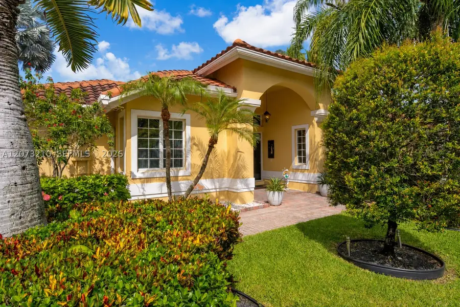 1090 SW 156th Ave, Pembroke Pines, FL 33027 - #2