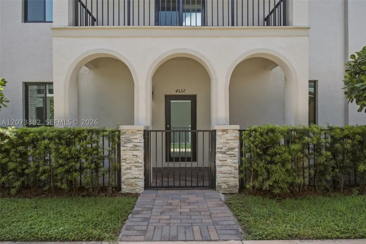 4532 NW 83 Psge, Doral, FL 33166 - #1