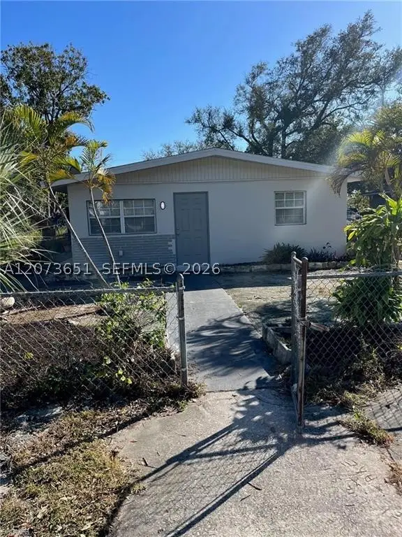 Address Withheld By Seller, Fort Myers, FL 33916