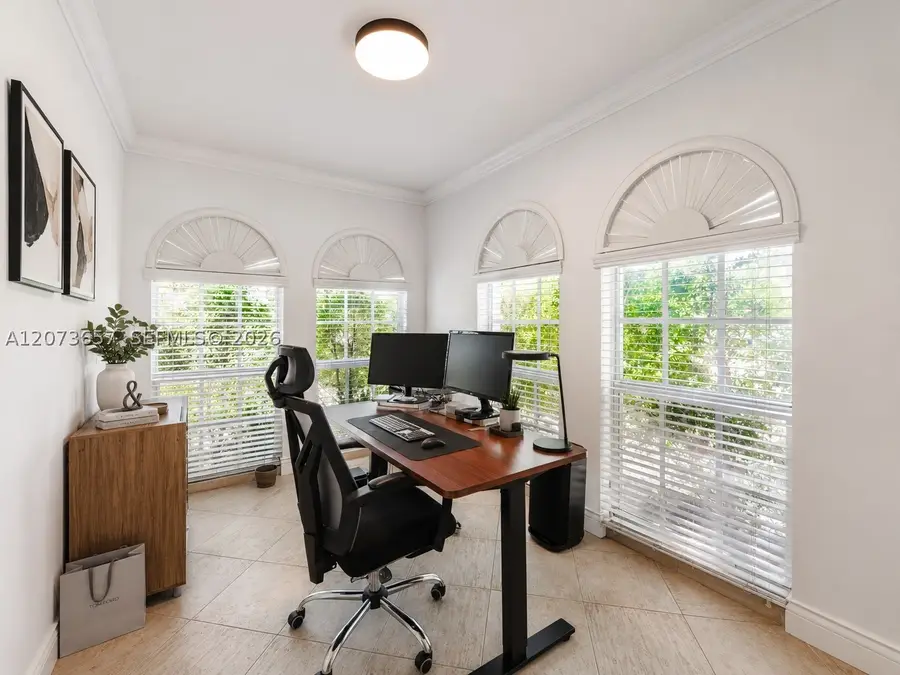 530 Nw 31st Av, Miami, FL 33125 - #2