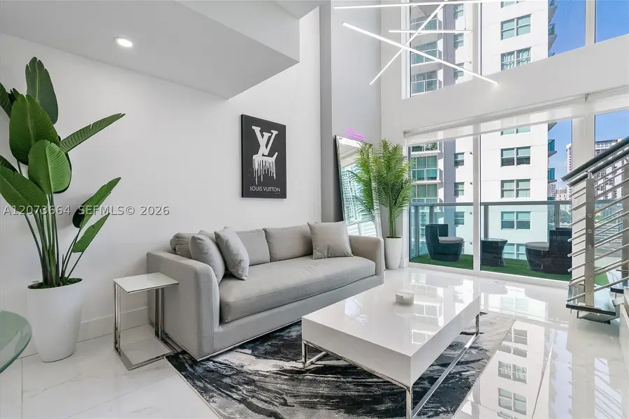 41 SE 5th St #1111, Miami, FL 33131 - #2