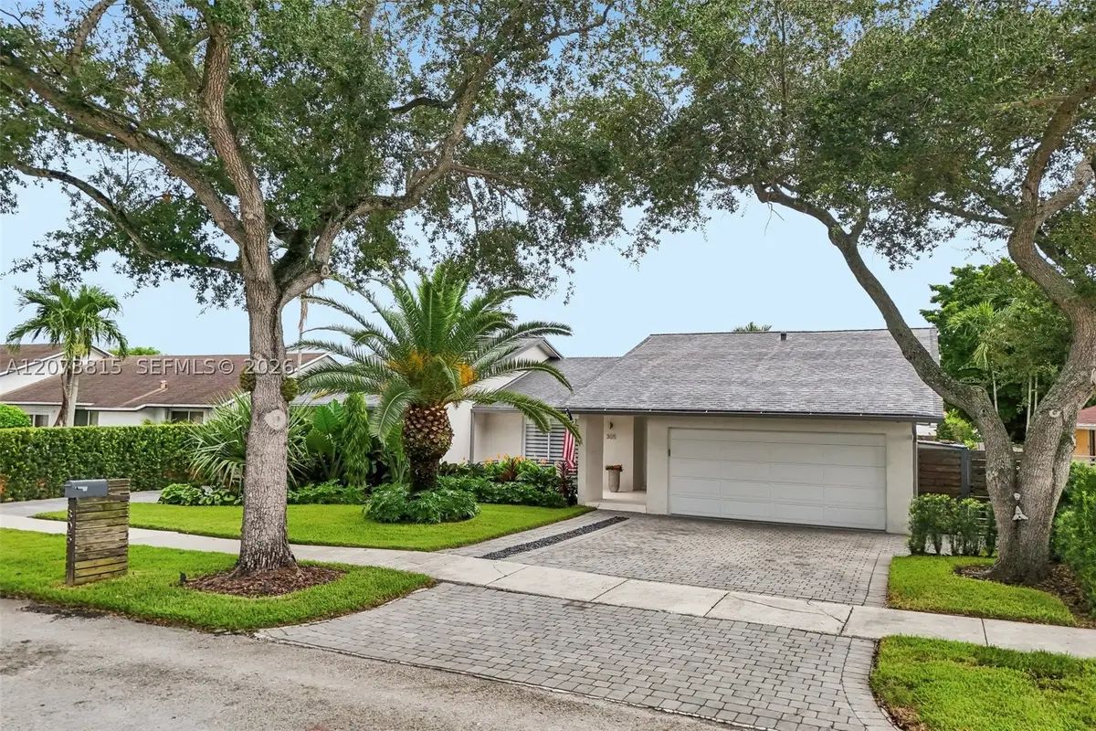 305 SW 134th Ct, Miami, FL 33184 - #1