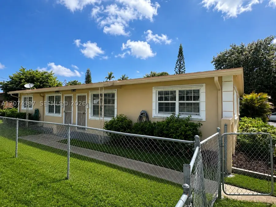 512 SW 10th St, Hallandale Beach, FL 33009 - #3