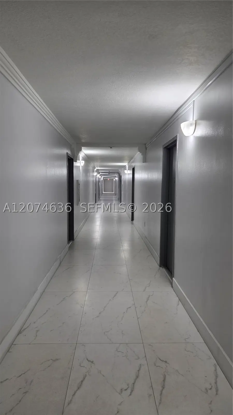 9320 Fontainebleau Blvd #401, Miami, FL 33172 - #3