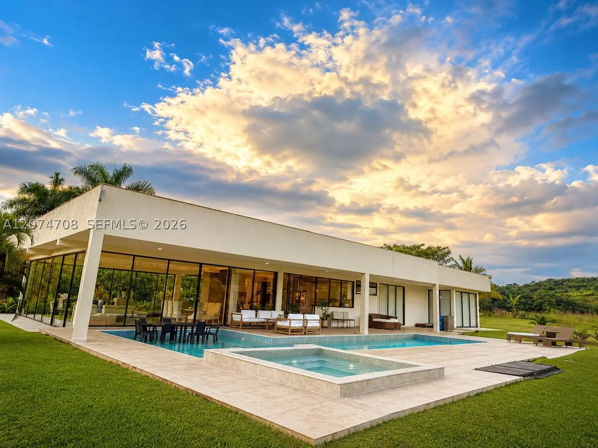 Cerritos Pereira, Cerritos, FL  - #1