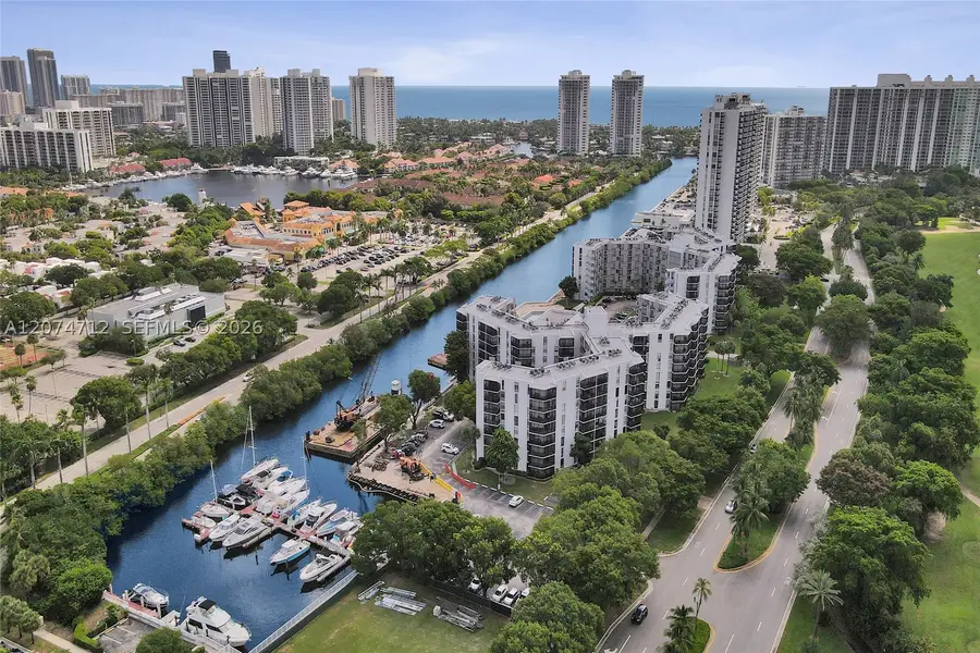 3401 N Country Club Dr #EI403, Aventura, FL 33180 - #2
