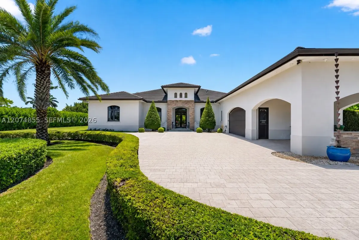 10352 NW 131st St, Hialeah Gardens, FL 33018 - #1