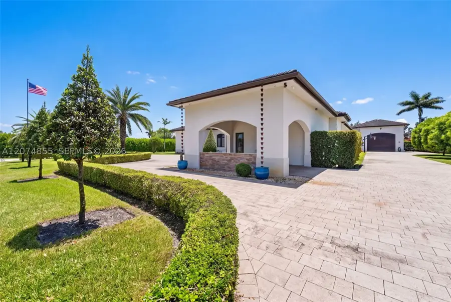 10352 NW 131st St, Hialeah Gardens, FL 33018 - #3