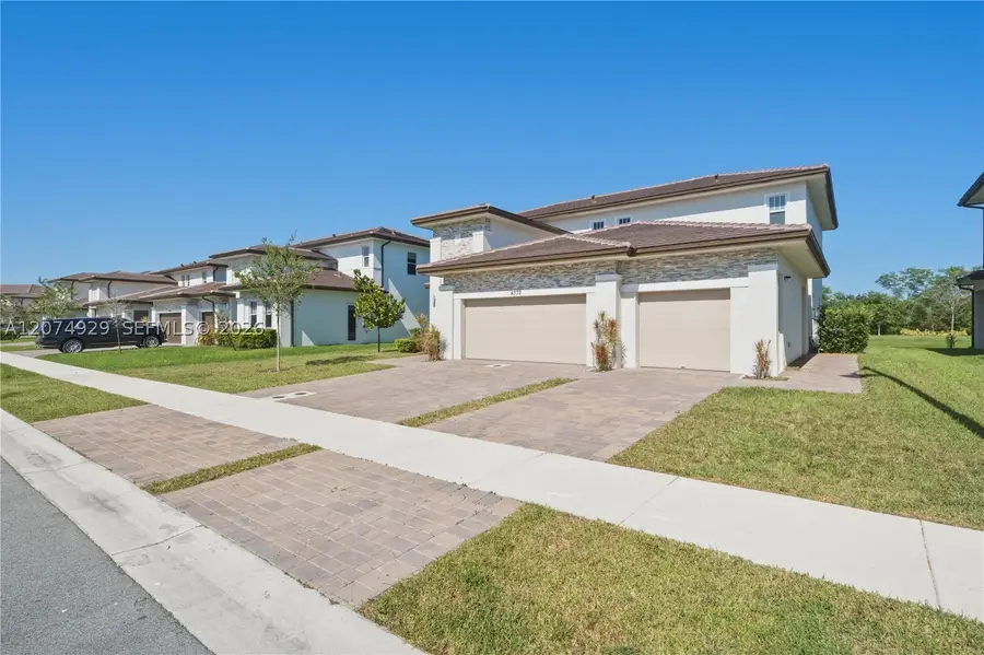 4372 SW 122nd Ter, Davie, FL 33330 - #3