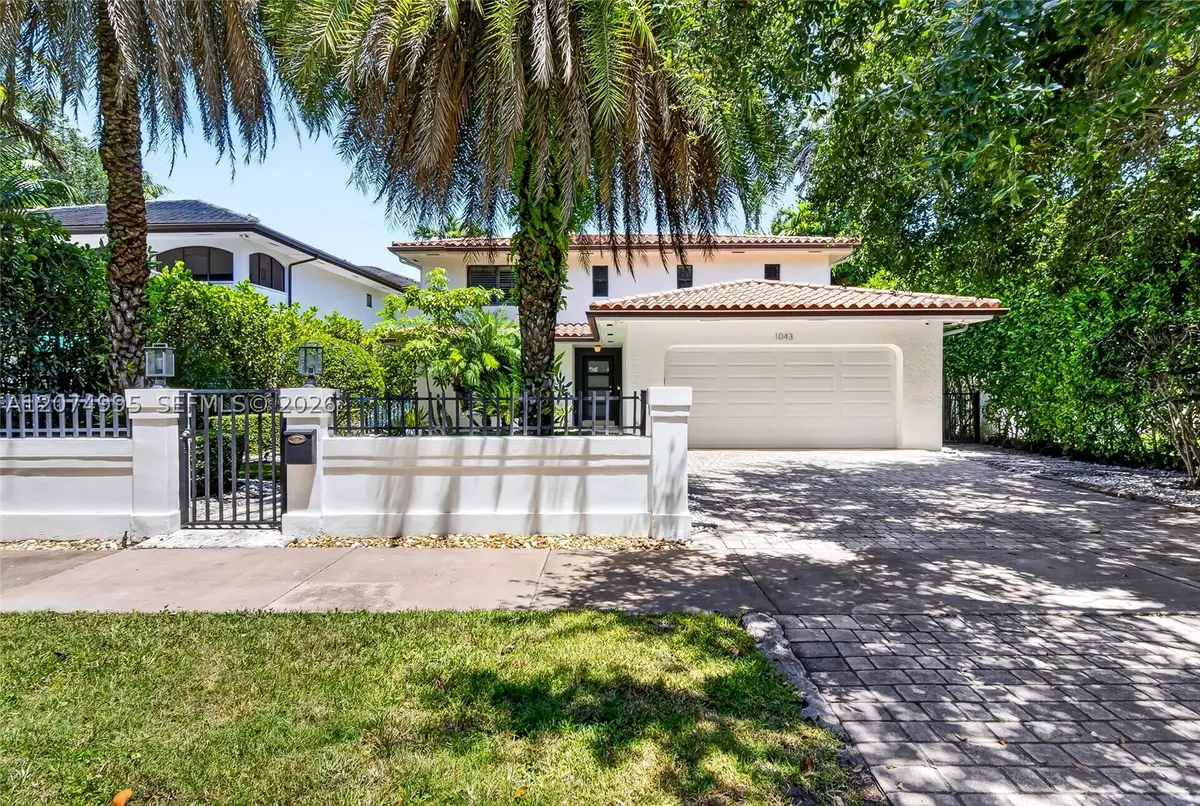 1043 Alfonso Ave, Coral Gables, FL 33146 - #1