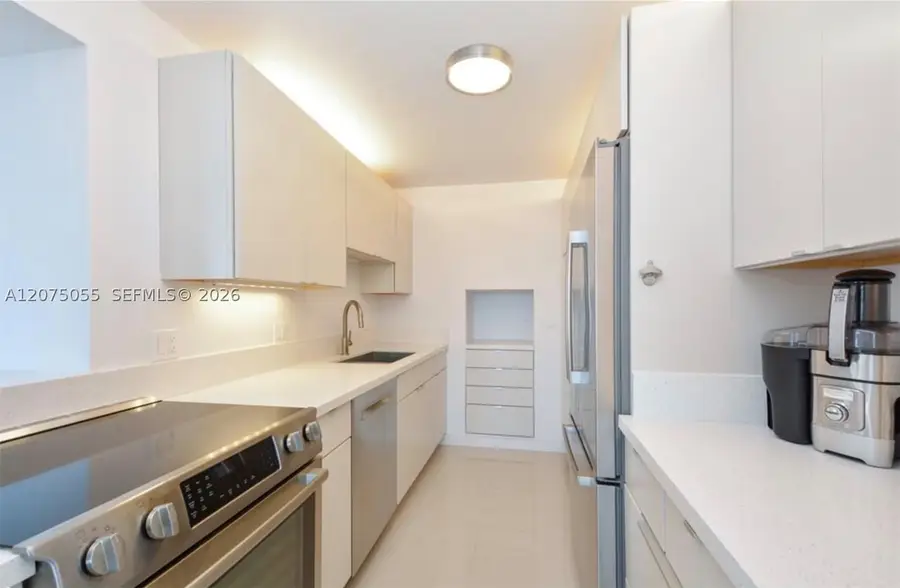209 N Fort Lauderdale Beach Blvd #10A, Fort Lauderdale, FL 33304 - #3