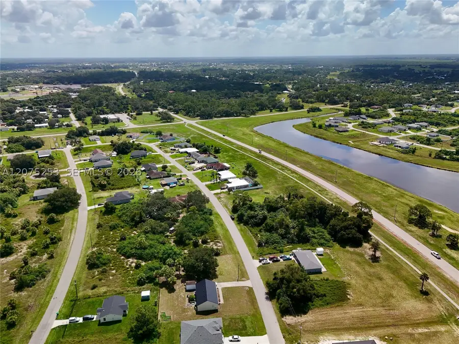 2038 S Montana Cir, Labelle, FL 33935 - #3