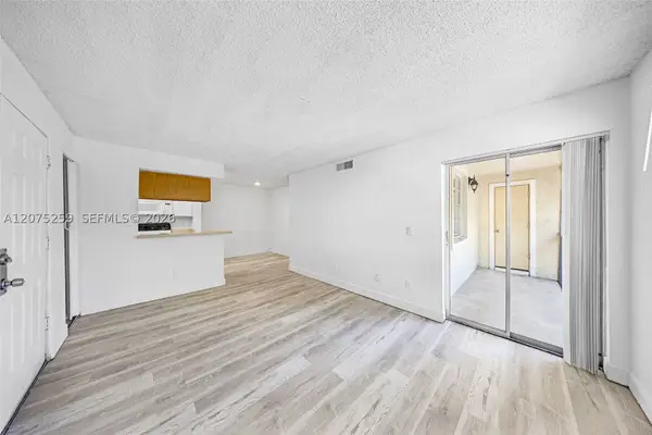 1237 SW 46th Ave #806, Pompano Beach, FL 33069