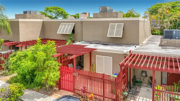 1110 W Fairway Rd, Pembroke Pines, FL 33026
