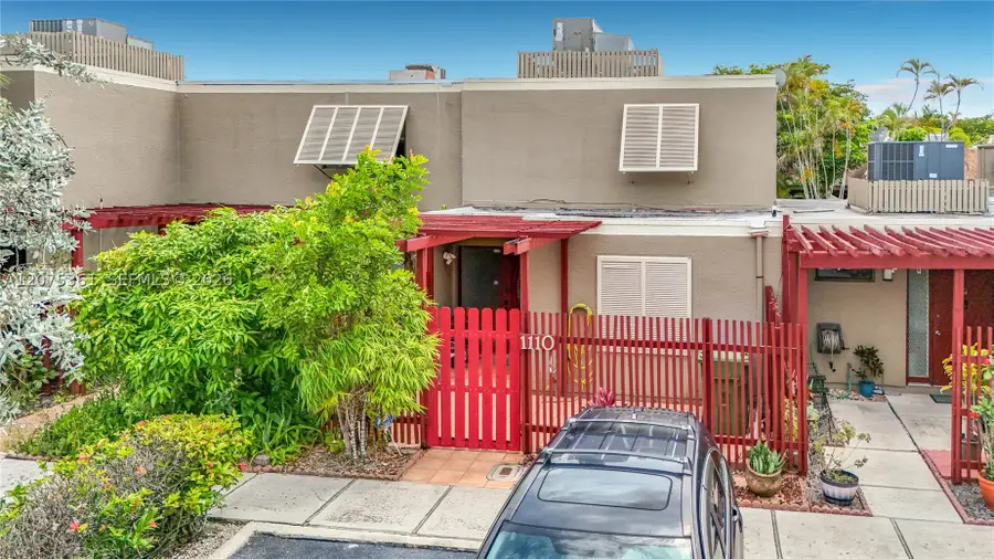 1110 W Fairway Rd, Pembroke Pines, FL 33026 - #2