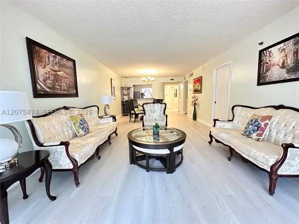 3910 Inverrary Blvd #202-B, Lauderhill, FL 33319