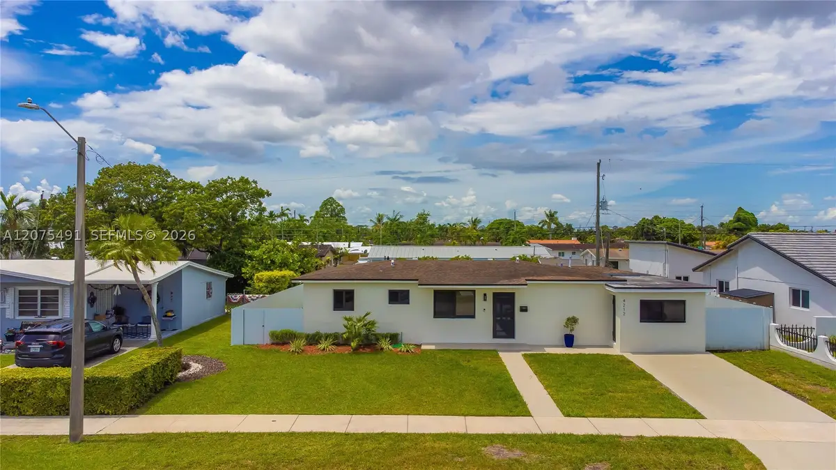 4212 SW 98th Ave, Miami, FL 33165 - #1