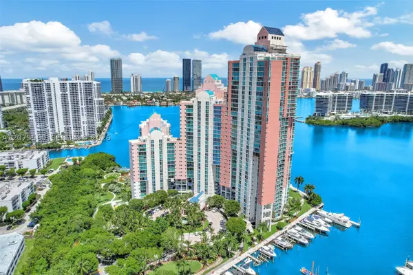 3370 Hidden Bay Dr #815, Aventura, FL 33180