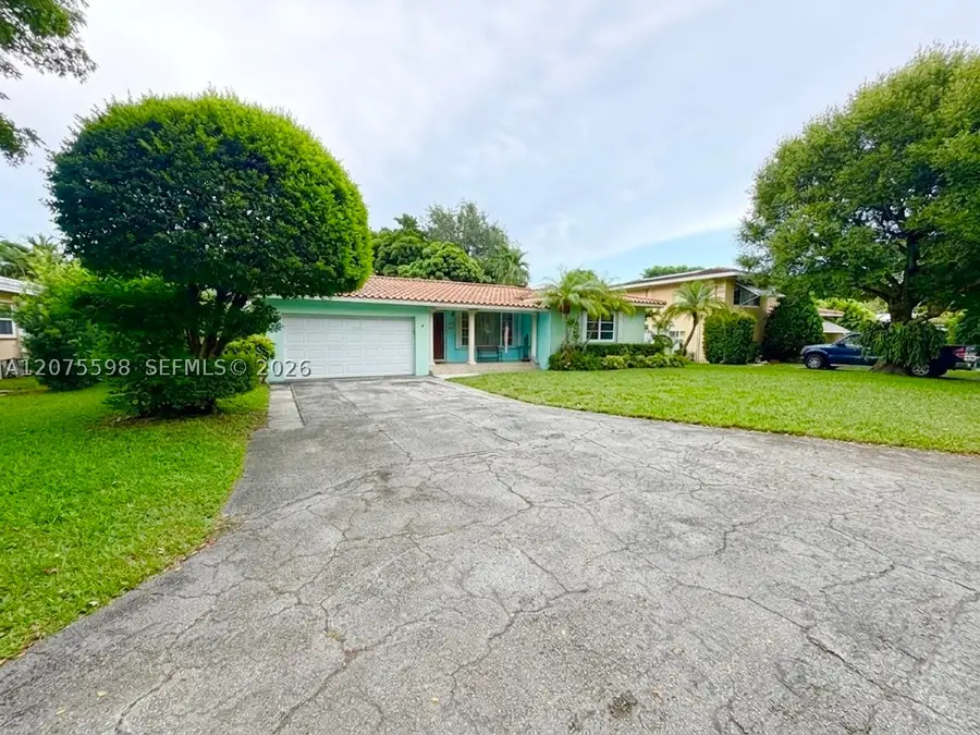 951 NE 115th St, Biscayne Park, FL 33161 - #2