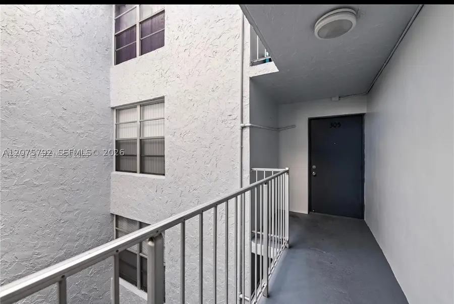 9400 Live Oak Pl #205, Davie, FL 33324 - #2