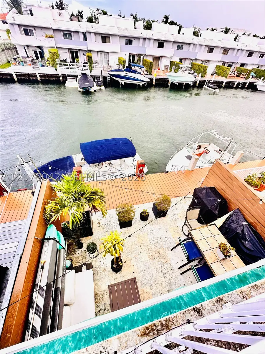 3864 NE 167th St #5, North Miami Beach, FL 33160 - #3