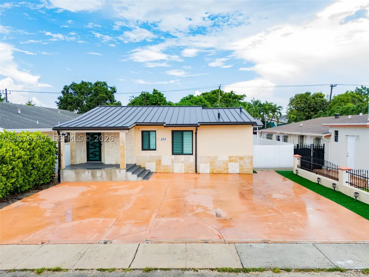 233 W 39th Pl, Hialeah, FL 33012 - #1