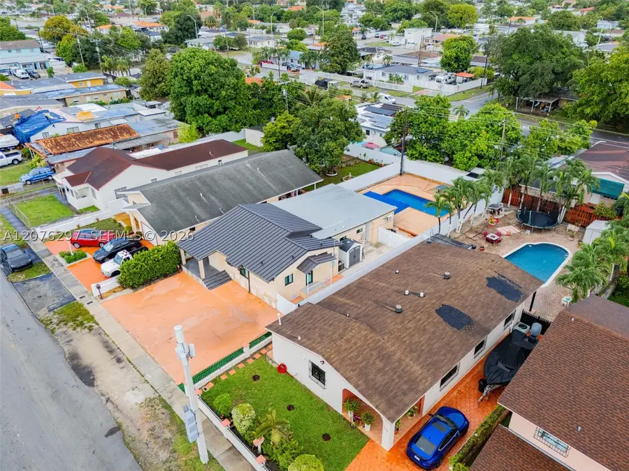 233 W 39th Pl, Hialeah, FL 33012 - #3