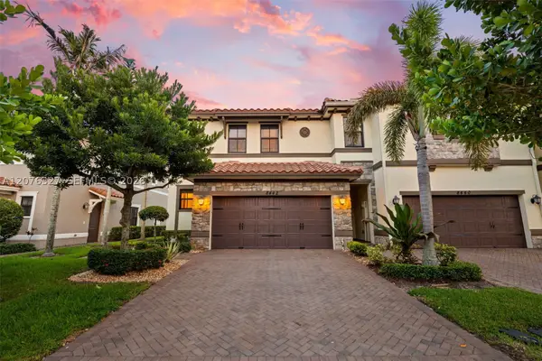 8442 Lake Majesty Ln, Parkland, FL 33076