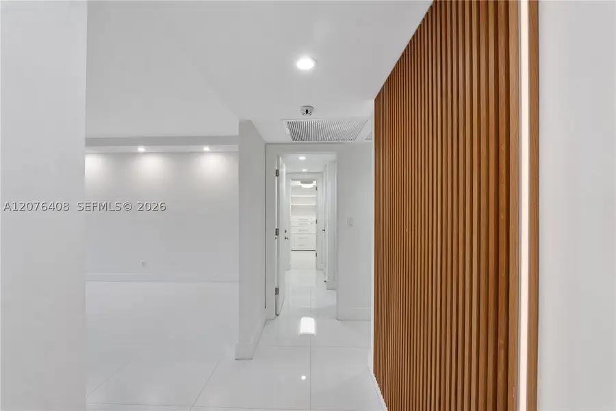 90 Edgewater Dr #104, Coral Gables, FL 33133 - #2