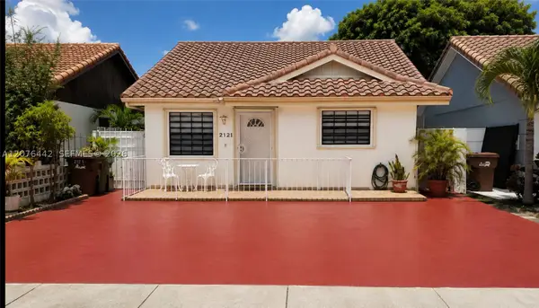2121 W 54th St, Hialeah, FL 33016