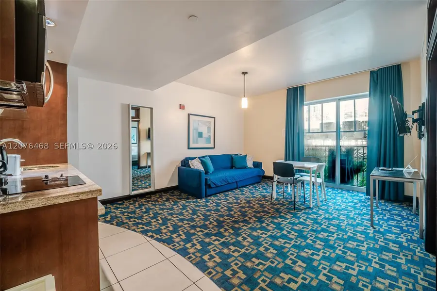 1060 Ocean Dr #D206, Miami Beach, FL 33139 - #3