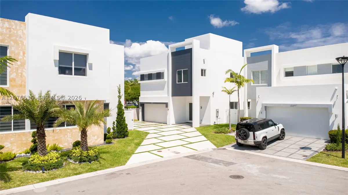 10381 NW 67th Ter, Doral, FL 33178 - #1