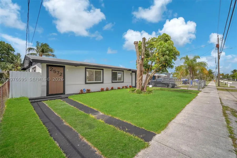 2572 NW 20th St, Fort Lauderdale, FL 33311 - #2