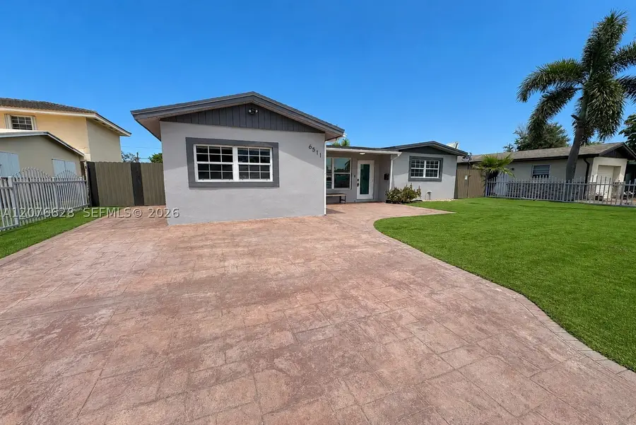 6511 Park St, Hollywood, FL 33024 - #2