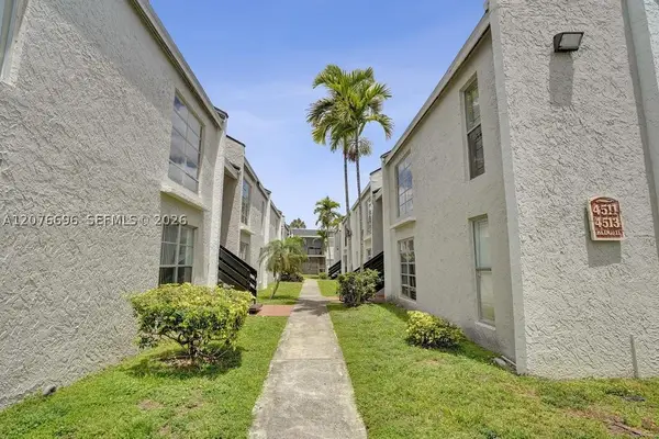 4511 Treehouse Ln #B, Tamarac, FL 33319