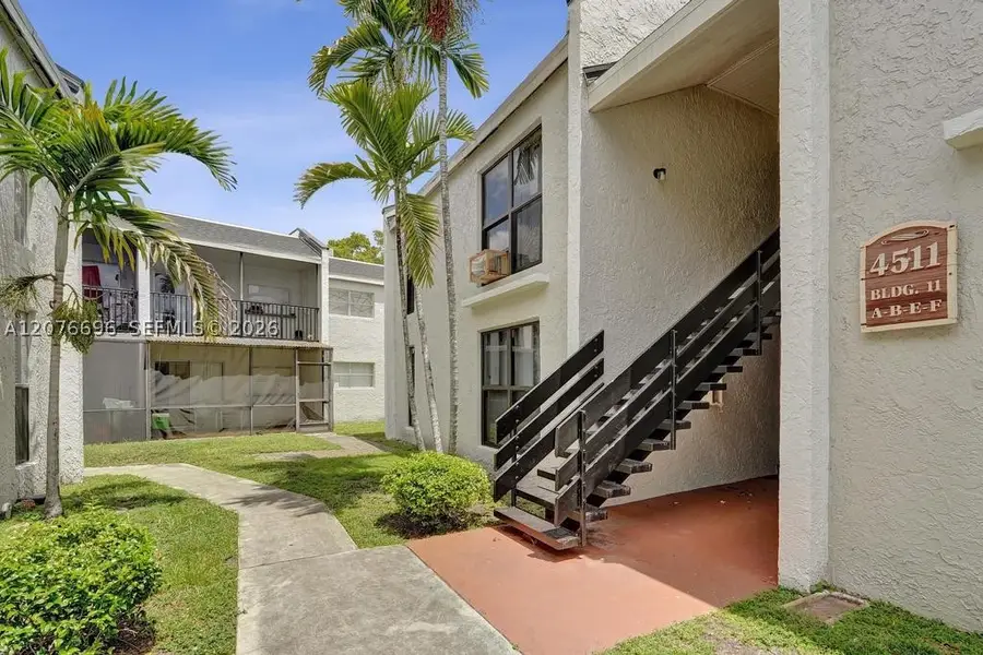 4511 Treehouse Ln #B, Tamarac, FL 33319 - #2